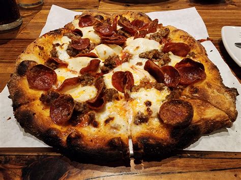[I ate] Pepperoni pizza : r/food