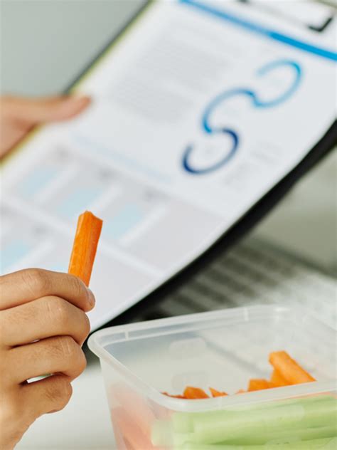 Mid-Work Healthy Snacks You Can Eat Throughout The Day | Health and Me