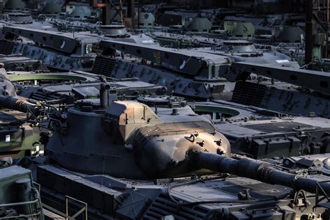 Rheinmetall Buys About 30 Leopard 1 Battle Tanks for Ukraine - Bloomberg