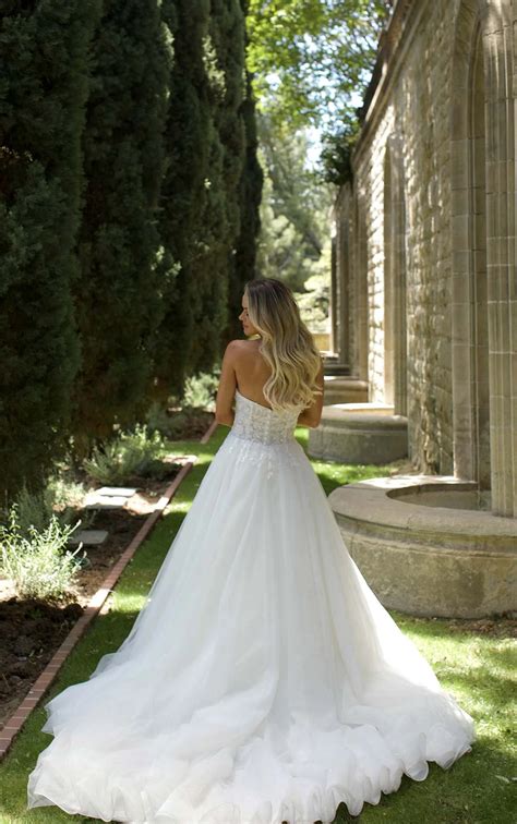 Elegant Lace Ballgown Wedding Dress