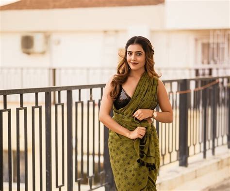 Sara Annaiah: ಕಿವಿಯಲ್ಲಿ ಓಲೆ ಇಲ್ಲ, ಕತ್ತಿನಲ್ಲಿ ಸರವೂ ಇಲ್ಲ! ಆದ್ರೂ ಸಾರಾ ...