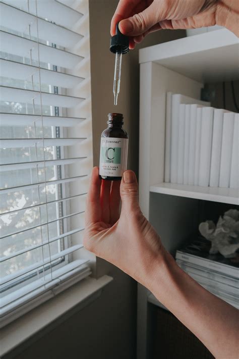 How to Use Vitamin C Serum To Get The Best Results - Tea Cups & Tulips