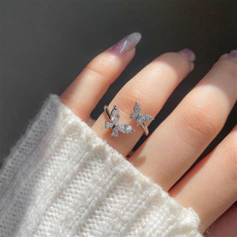 Hallmark Silver Sparkling Butterfly Ring – Zarkan