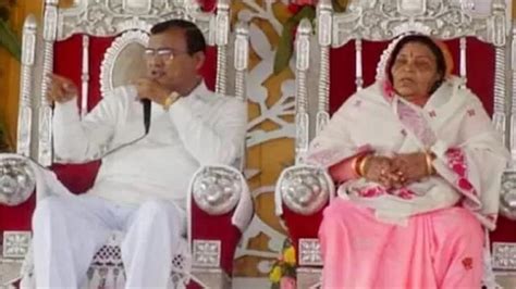 कभी पुलिस में की थी नौकरी... हाथरस हादसे के आरोपी बाबा पर दर्ज हैं यौन ...