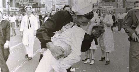 US: George Mendonsa, ‘Kissing Sailor’ in World War 2 photo, dies at 95