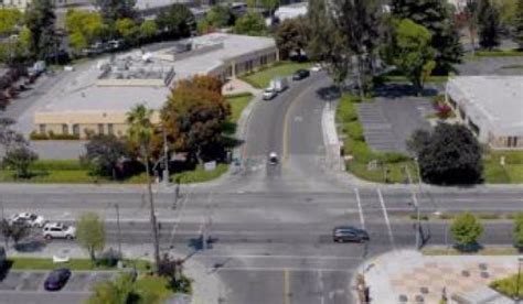 MagicWandMedia | Nuro’s Autonomous Vehicle R2 Receives Driverless ...