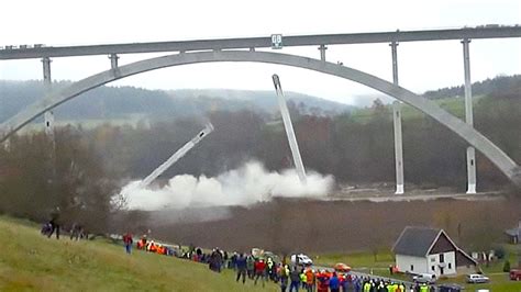 Building Demolition Compilation 的图像结果