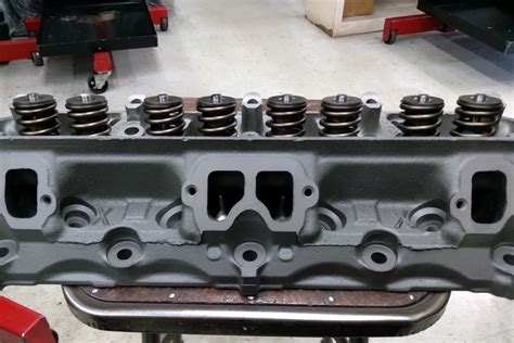 How Do You Check the Spring Rate of a Chevy Valve Spring 的图像结果