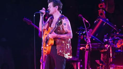 She Music Video Harry 的图像结果