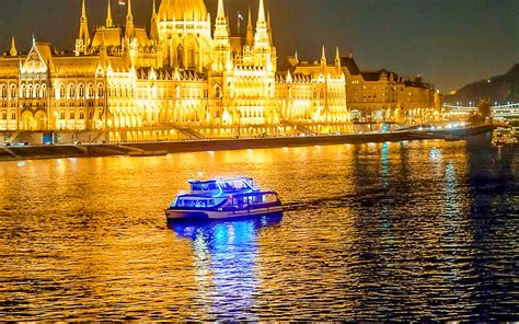 Budapest Danube River Dinner & Lights Cruise Tickets in Budapest | Staybook