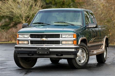 1996 Dodge Dualie Cummins- Carli Lifts a Classic Cummins