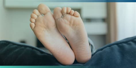 How to Improve Circulation in Feet While Sleeping: Expert Nighttime Strategies
