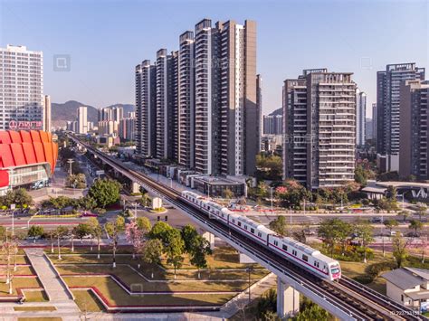 京哈高铁北京朝阳站正式启用，地下设置600余个停车位_京报网