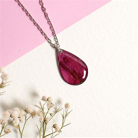 “Petals of Perseverance” – Pink Bougainvillea Resin Pendant – Rosa