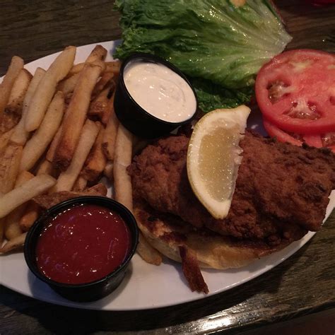 HAMMERHEAD SEAFOOD AND SPORTS GRILLE, Suwanee - Restaurant Reviews ...