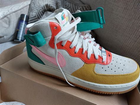 Conservative Colours 的图像结果