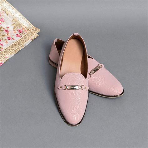 Shop Elegant Traditional Wear Accessories Online – raaya.in