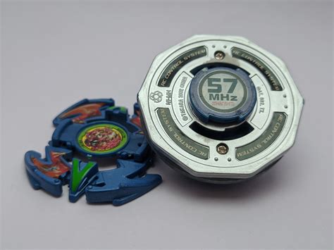 TAKARA TOMY Dranzer V2 Rc Version Beyblade Burst - Red Eye Merch