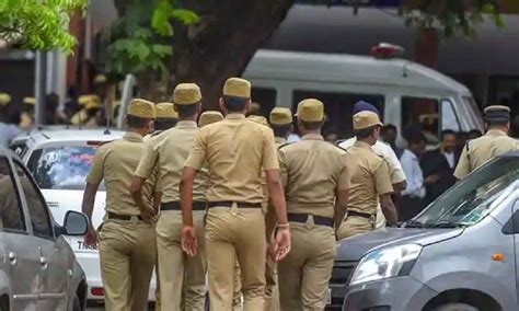 Week after viral video, load van driver booked for abusing traffic cop