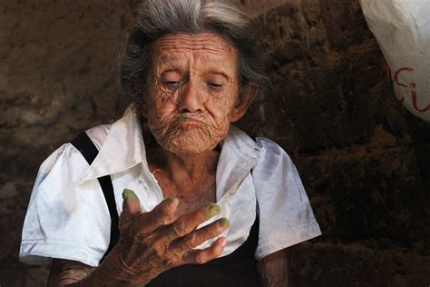 ¿Para qué se utiliza la hoja de coca?