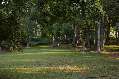 Aburi Botanical Gardens - KenteTV