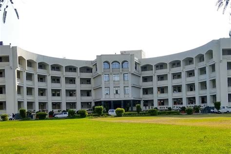 Annual Jagran College of Arts Science and Commerce Kanpur BBA Fee is Rs ...