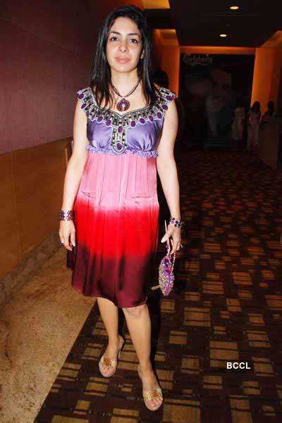 LFW: Glamour off the ramp Pics | LFW: Glamour off the ramp Photos | LFW ...