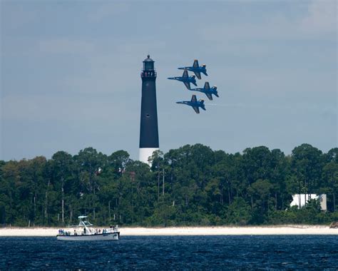 Best places to watch Blue Angels practice in Pensacola 2022