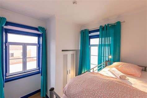 HELP YOURSELF HOSTELS PAREDE (Cascais) - Hostel Reviews, Photos, Rate ...