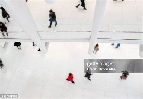 New York Business People Walking 的图像结果