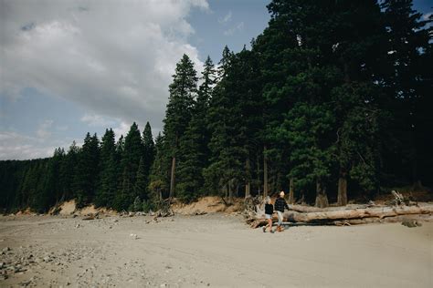 People Walking Together 的图像结果