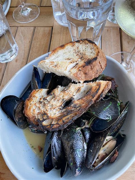 THE BIRD & BOTTLE INN (Garrison) - Guesthouse Reviews & Photos ...