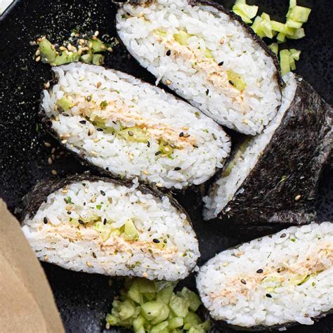 Spicy Tuna Mayo Onigiri Recipe (Japanese Rice Balls)