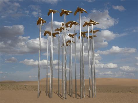 甘肃民勤腾格里沙漠，有座奇幻沙漠雕塑公园，仿佛是火人节的观感_作品