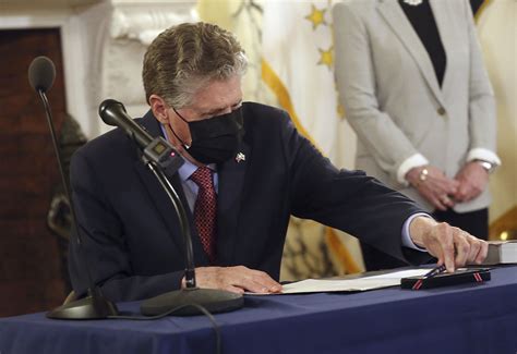 Democrat Dan McKee sworn in as Rhode Island’s 76th governor - masslive.com