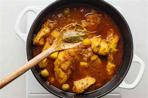 Pollo Guisado Recipe - Braised (Fricassee) Chicken Stew