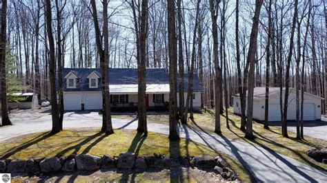 4231 Mockingbird Cir, Farwell, MI 48622 - See Est. Value, Schools & More