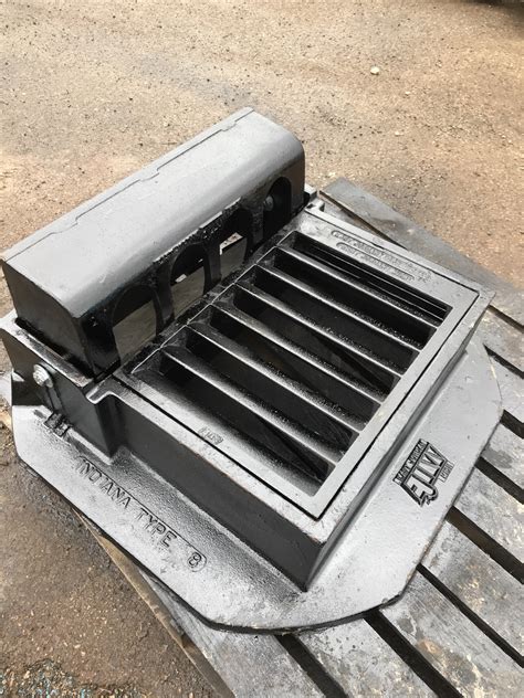 EAST JORDAN IRON WORKS EJIW 7520Z Catch Basin Curb Inlet, Iron USA, M ...