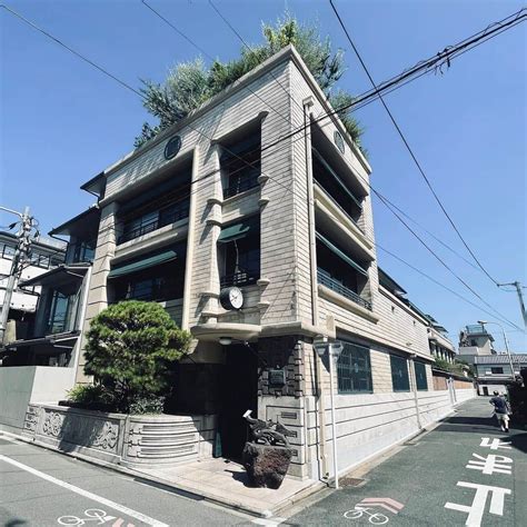 片山正通さんのインスタグラム写真 - (片山正通Instagram)「1889年創業 任天堂の旧本社社屋をリノベーションしたホテル “ 丸福樓／まるふくろう ” に宿泊して来ました。 和洋折衷 ...