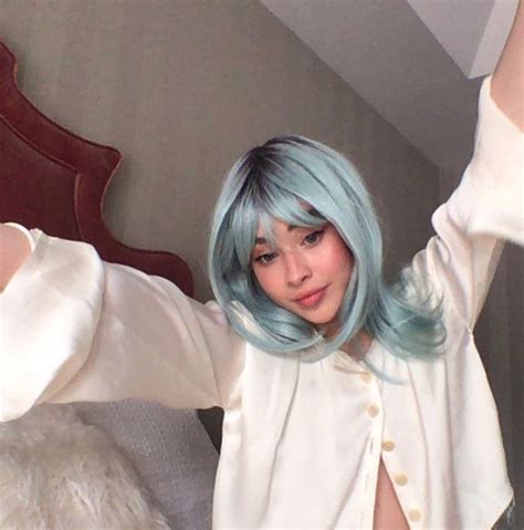 Sabrina and the iconic wig | Sabrina carpenter, Sabrina, Blue hair