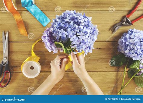 Flower Shop Work Table 的图像结果