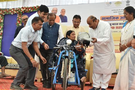 Press Release:Press Information Bureau