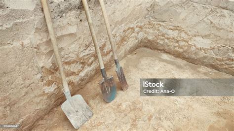 Dig a Pit 的图像结果