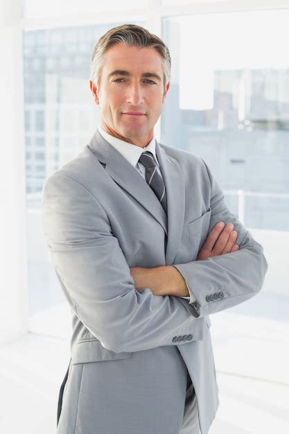 Businessman Running towards Camera 的图像结果