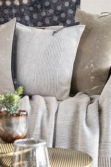schlafzimmer joly joly kissen 50x50 beige modernes strickkissen knit factory schlafzimmer joly joly kissen 50x50 beige modernes strickkissen knit factory