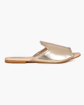 Flat Sandals for Women | Buy Latest Ladies Sandals Online | Ajio