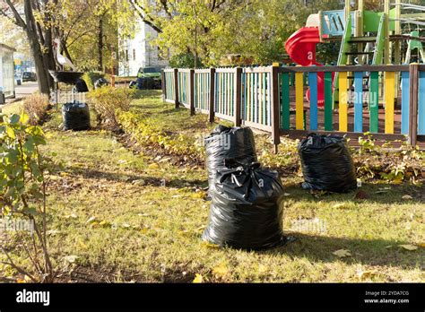 Waste Pollution 的图像结果