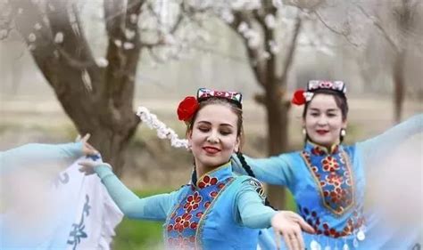 中国的维吾尔族人口有1000多万，他们的祖先是谁？_腾讯新闻