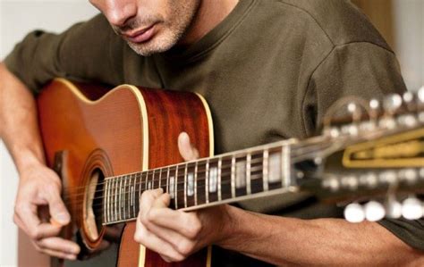 12 String Guitar Playing Rock Bands 的图像结果