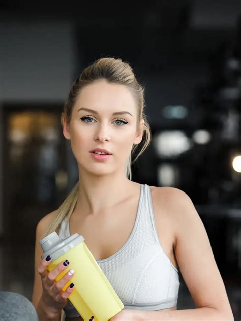 8 Healthy Protein-Rich Foods to Build Muscle Without Protein Powder ...